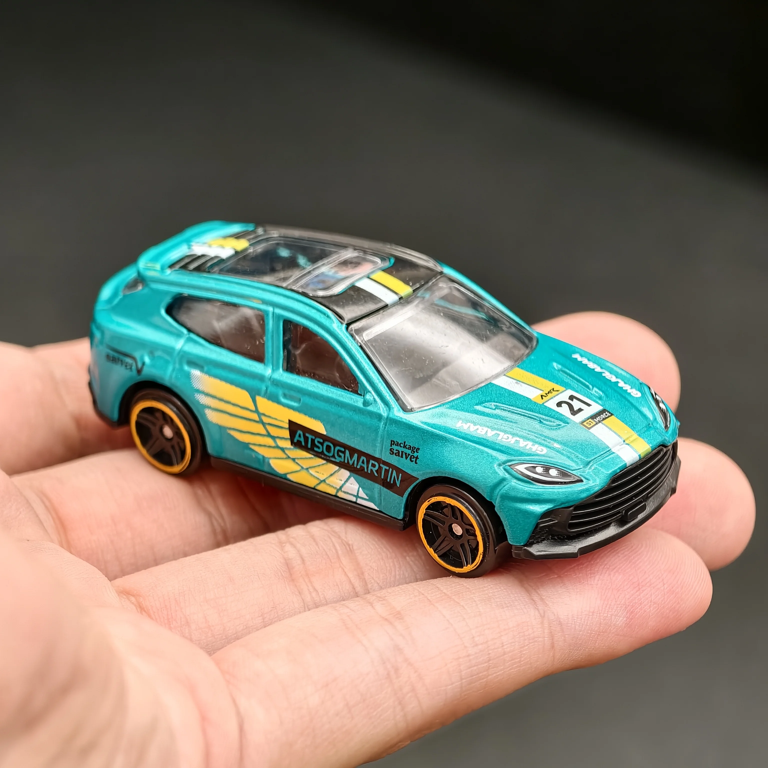 1/64 Scale Diecast Car Model Realistic Detailed Mini Auto Collectible Hobby Toy for Children Room Display Desktop Decor Gift view 5