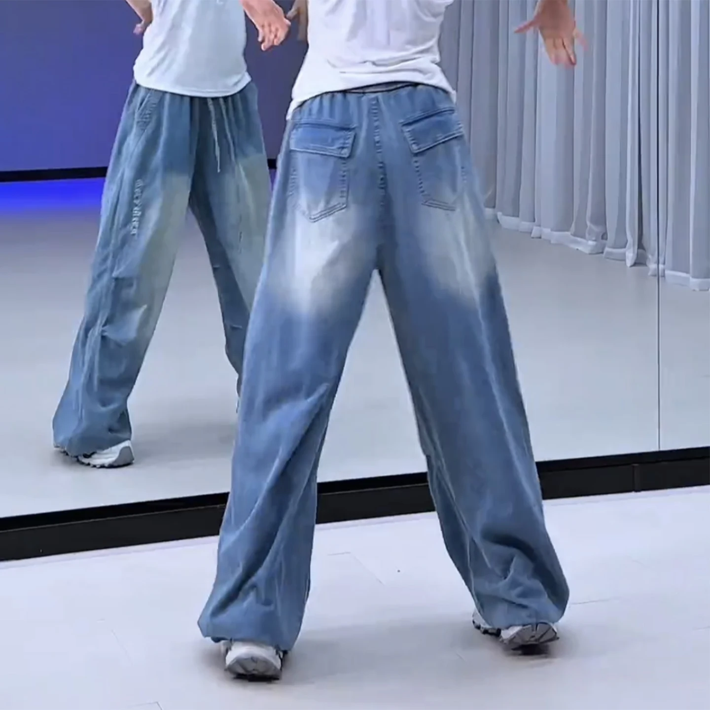 pantalon-de-danse-en-jean-delave-a-couleurs-degradees-pour-femmes-version-ample-et-decontractee-a-jambes-larges-tendance-et-decontracte-pour-le-printemps-et-l'automne