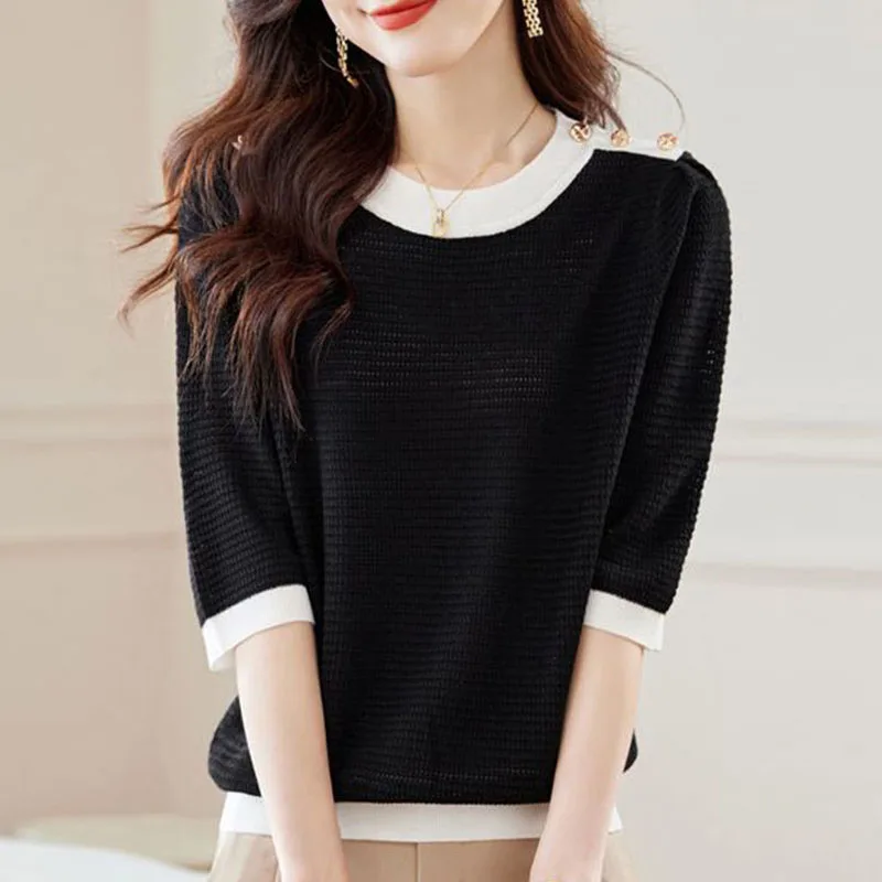 Autumn Fashion Trend Contrast Color Round Neck Loose and Versatile Casual Style Slim and Age Reducing Women\'s Knitted Sweater