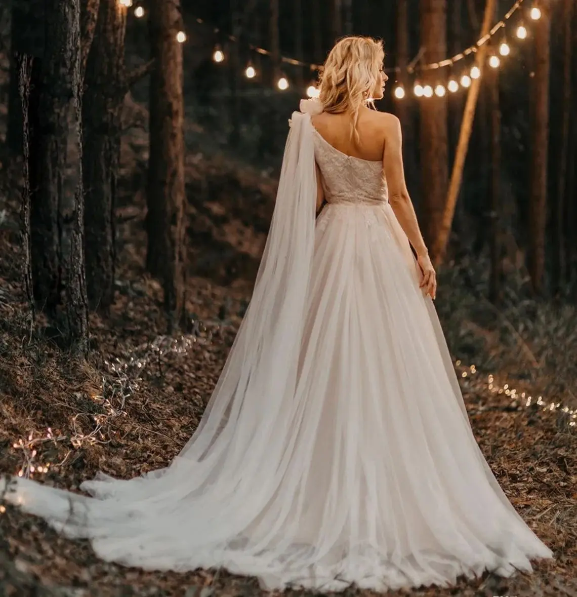 

A Line One Shoulder Tulle Wedding Dress Floral Lace Appliques Sleeveless Bridal Gowns Robe Mariee Plus Size Custom Made Vestidos