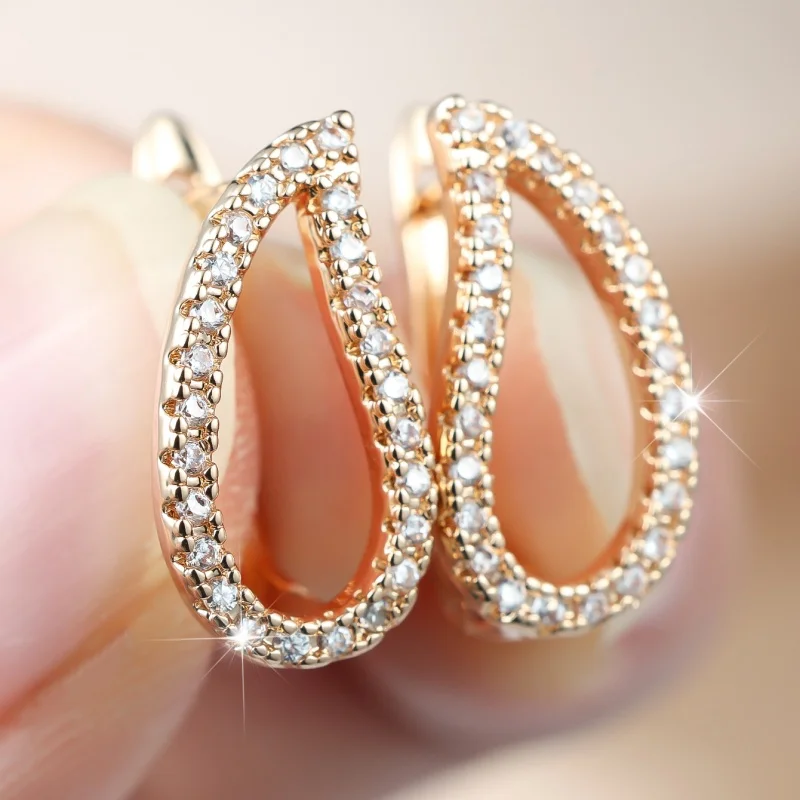 European and American New Light Luxury Full Diamond Water Droplet Ear Buckle Versatile, High-end, Niche Design, First Accessory