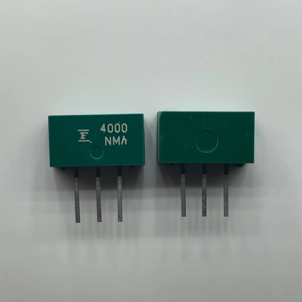 50PCS/ 4M ceramic crystal FAR-C4SB -4000M 4.000MHZ in-line three-legged green ceramic oscillator