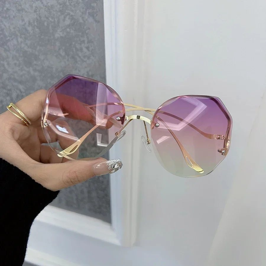 

NEW Classic Round Sunglasses Women Men Fashion Vintage Sun Glasses Female Male Designer Outdoors Travel Shades sunglasses