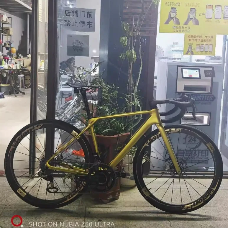 

2026 Climbing Carbon Disc Road framest,T47 Thread Bottom,32c max tire. Ceccotti carbon bicycles