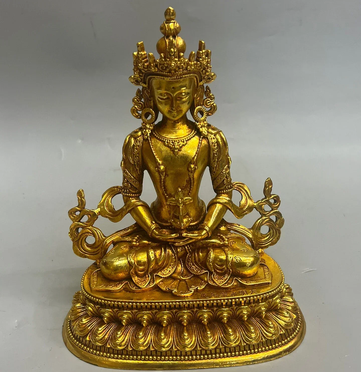 Retro gilt 20cm high Buddha, Longevity Buddha, Daming Yongle Nian Bodhisattva Home Buddhist Hall, worshiping Home Buddha ornamen