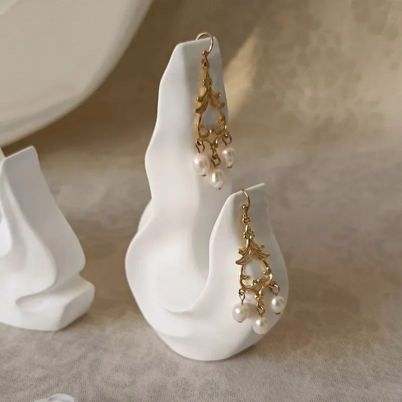 Creative plaster flame jewelry display stand jewelry bracelet Chinese wind auspicious cloud photo prop display ornament