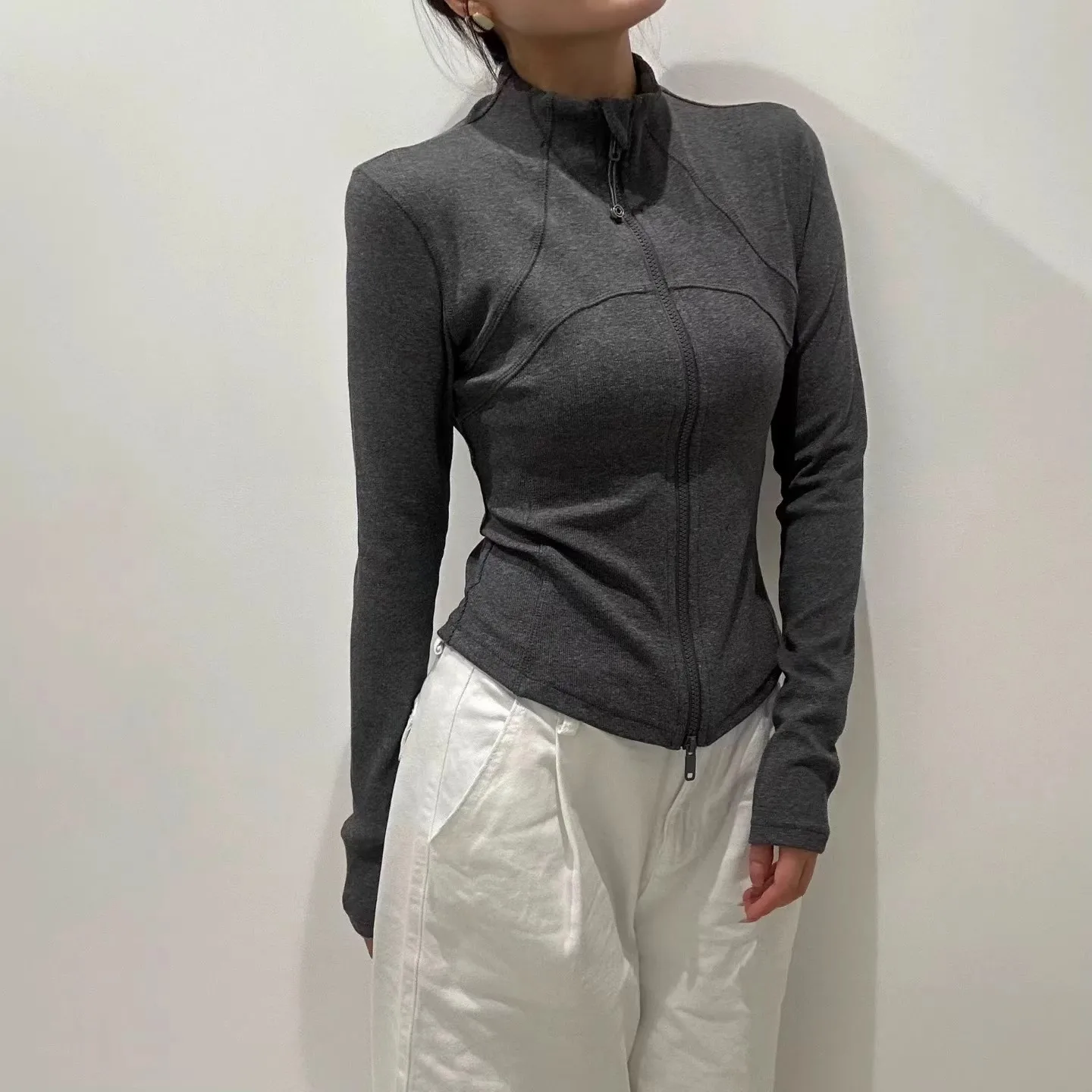 سترة رياضية نسائية طويلة بياقة عالية مبطنة للخريف والشتاء، تصميم جديد أنيق ومريح من مزيج البوليستر