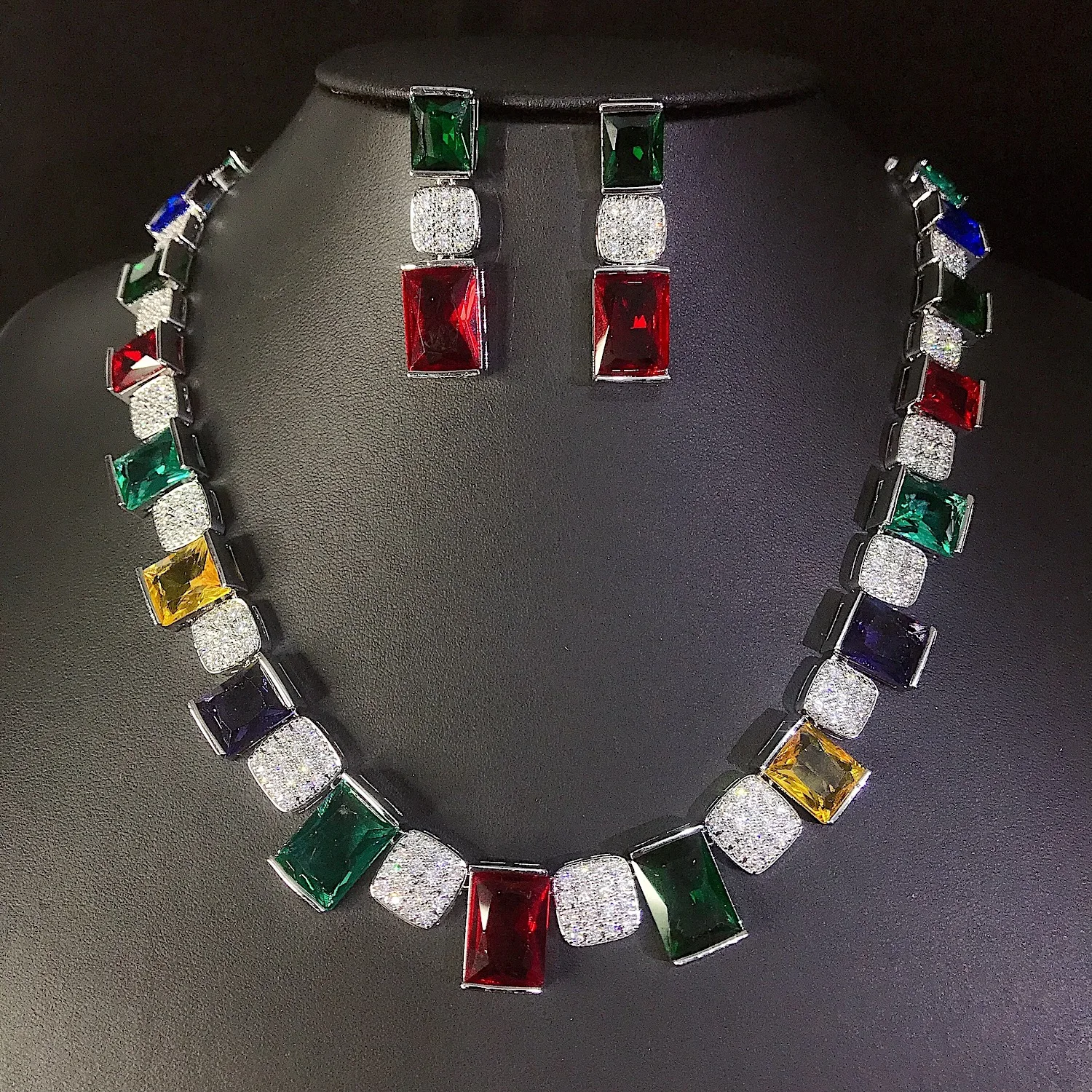Fashion Light Luxury Color Jewelry Set European and American Style Necklace and Earrings Suitable for Women's Wedding Ball M1142