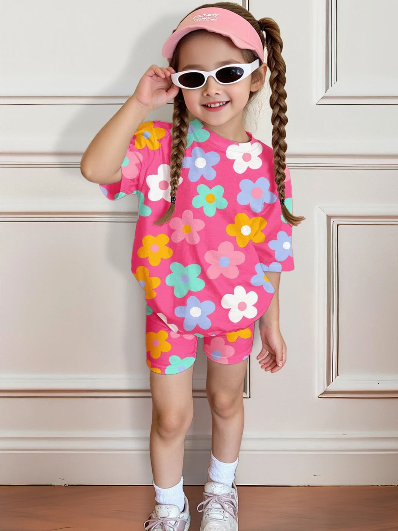 Conjunto de verão elegante de 2 peças para meninas: blusa de manga curta com estampa floral e gola redonda + shorts com cintura elástica, roupa casual elegante e jovem para atividades ao ar livre para meninas