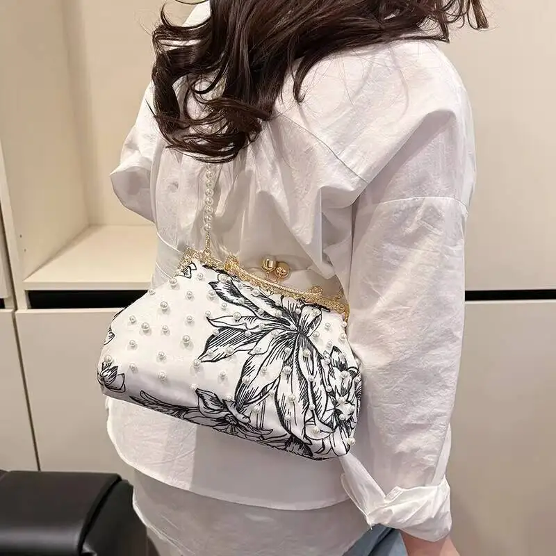 

Chinese-Style Black-and-White Floral Embroidered Tote Bag Vintage Pearl Clutch Evening Rhinestone-Embellished Women's Handbag