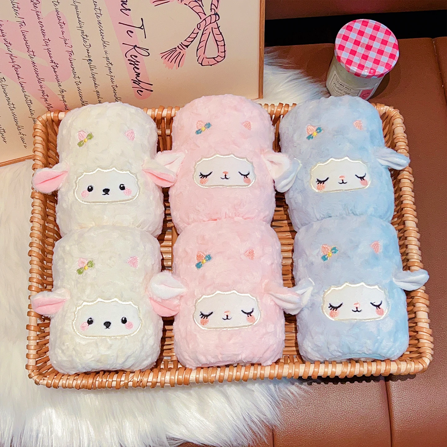 2026 Neue süße koreanische Cartoon-Schaf-Armstulpen für Mädchen und Kinder, Kawaii Plüsch-Armstulpen, schmutzabweisend, als Pullover- oder Mantel-Manschetten-Schutz, Winter-Armstulpen – Detail 6