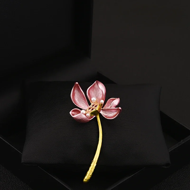 

Blue Lotus Brooch Classical Plant Zircon Suit Sweater Inverness Accessory Chest Flower Pin Buckle Women's Neckline Jewelry 6062