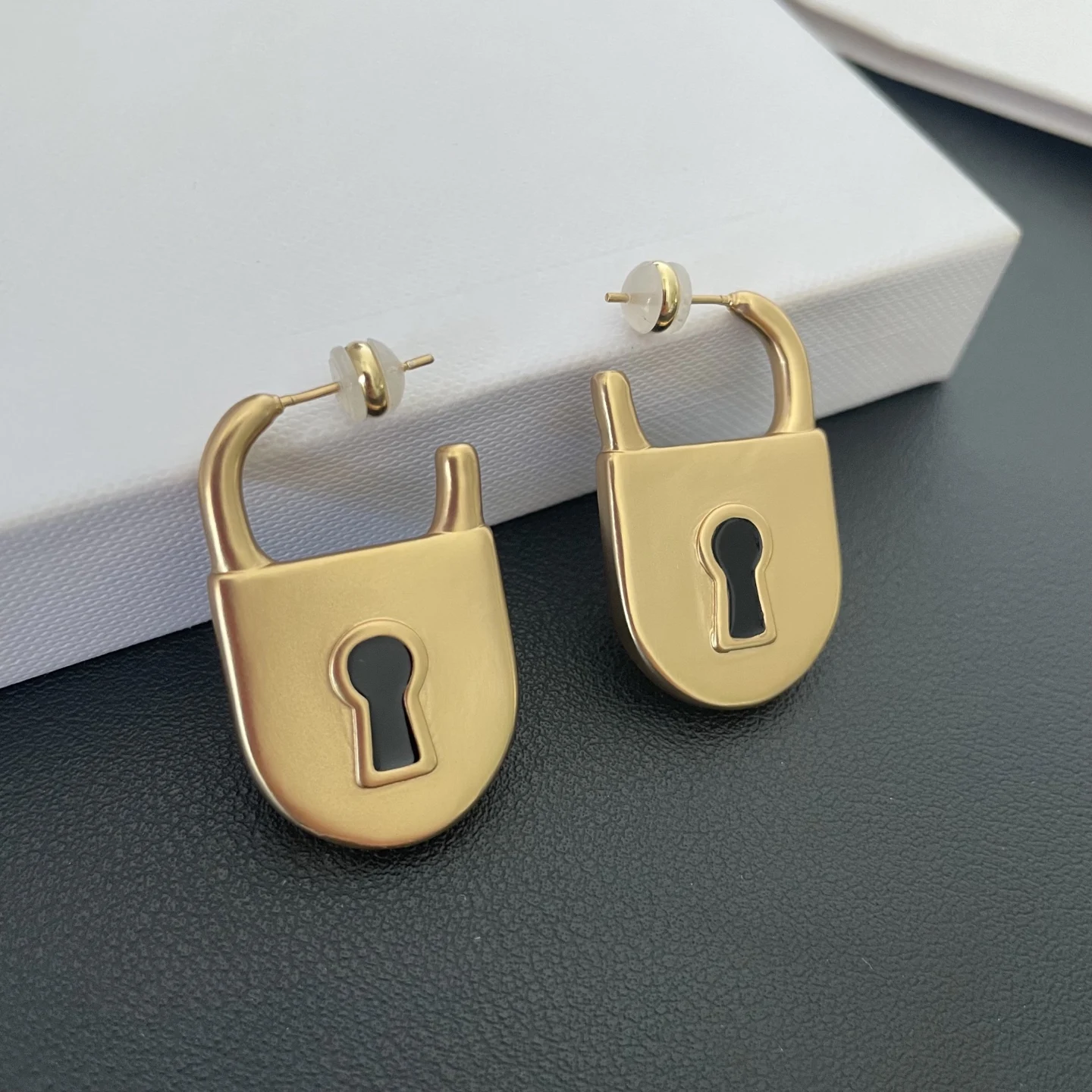 Fashion Designer Keyhole Gold Geometric Earrings Woman Luxury Jewelry