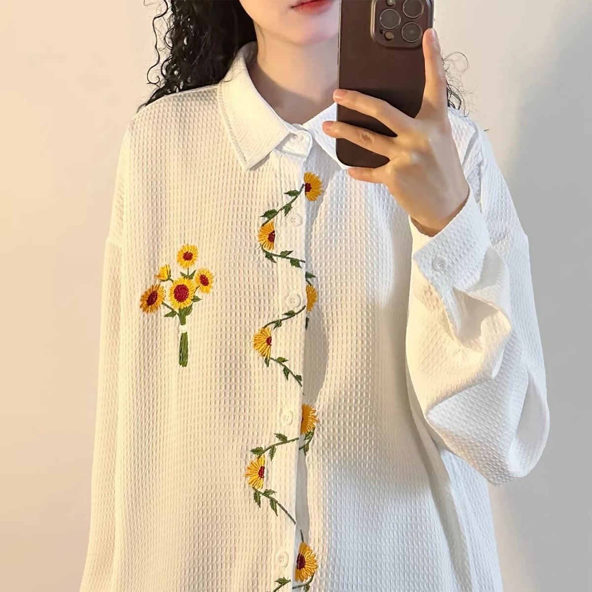 

Spring 2026 Loose Fit Long Sve Embroidered irt Men's Women's Retro Japanese Sle Casual Faion Top Bla White 3087