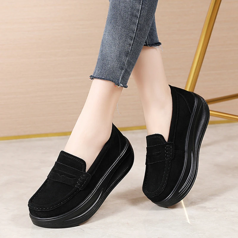 Women's Flat Shoes Women's Platform Anti Slip and Elevated Casual Shoes Women's Fashionable and Comfortable Suede Loafers