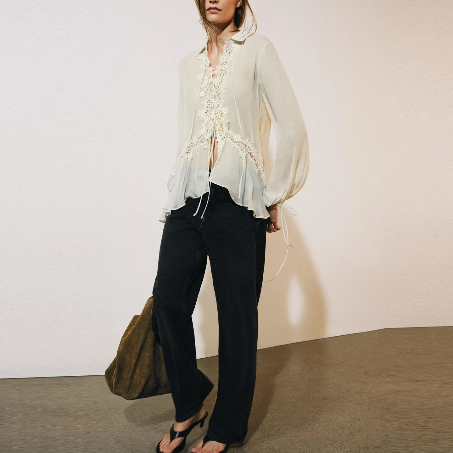 Fashionable Long Sleeve Embroidered Lace Shirt Women's Autumn 2026 New Arrival Personalized Collar Stand up Custom Fit Zadata