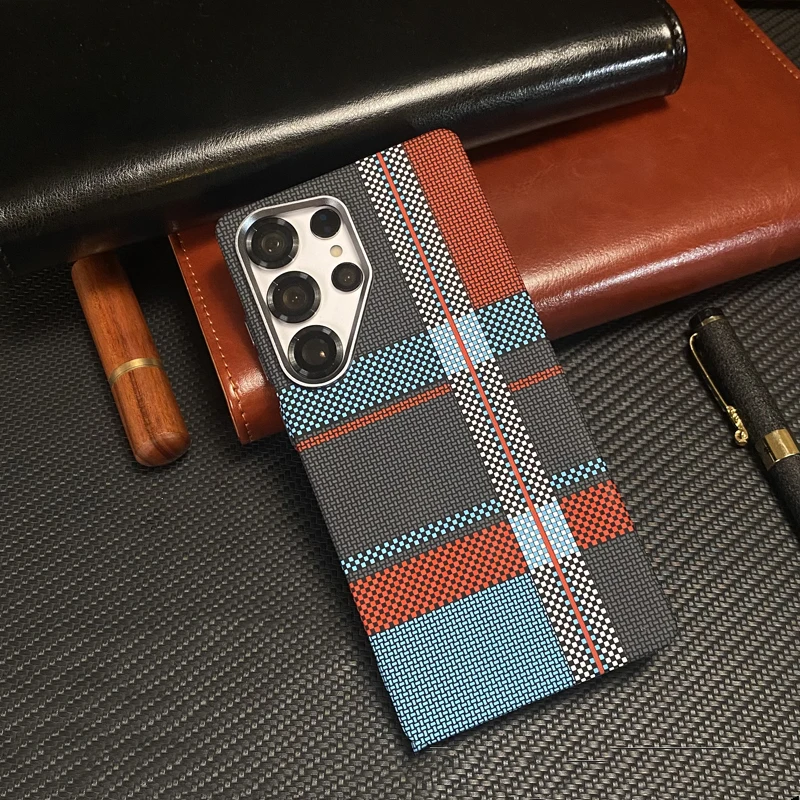 Ultracienkie etui magnetyczne z teksturą włókna węglowego do Samsung Galaxy S25 S26 Ultra S24 + S23 Plus, twarde etui z obsługą ładowania bezprzewodowego. — zdjęcie produktu 6