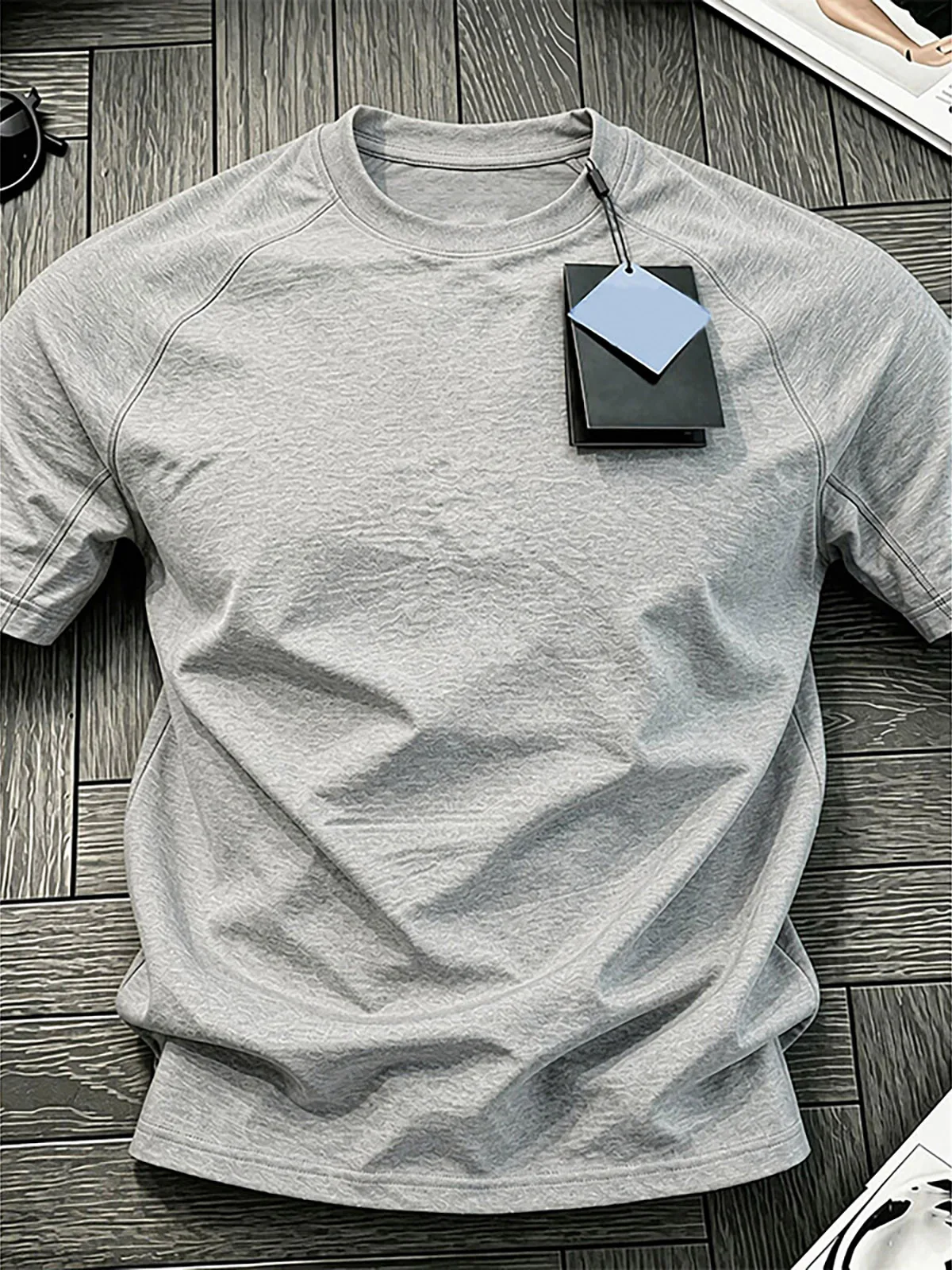Light Grey Loose Fit Short Sleeve T-Shirt round Neck Breathable Moisture Wicking Cool Feeling Summer Casual Style Men's Top