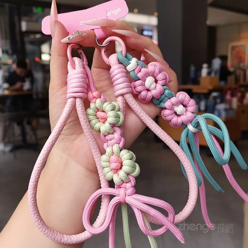 

Стильный цветочный узор + прочный кожаный кулон — ваш незаменимый аксессуар для телефонов, фотоаппаратов, сумок