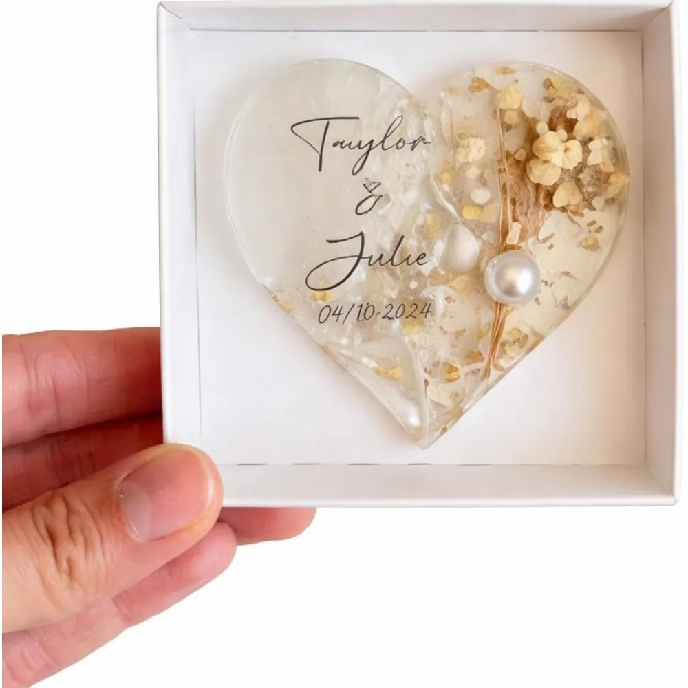 Personalized Wedding Magnet Favor Bulk – Custom Epoxy Resin Fridge Magnet with Name & Date – Floral Guest Gift for Engagement, B
