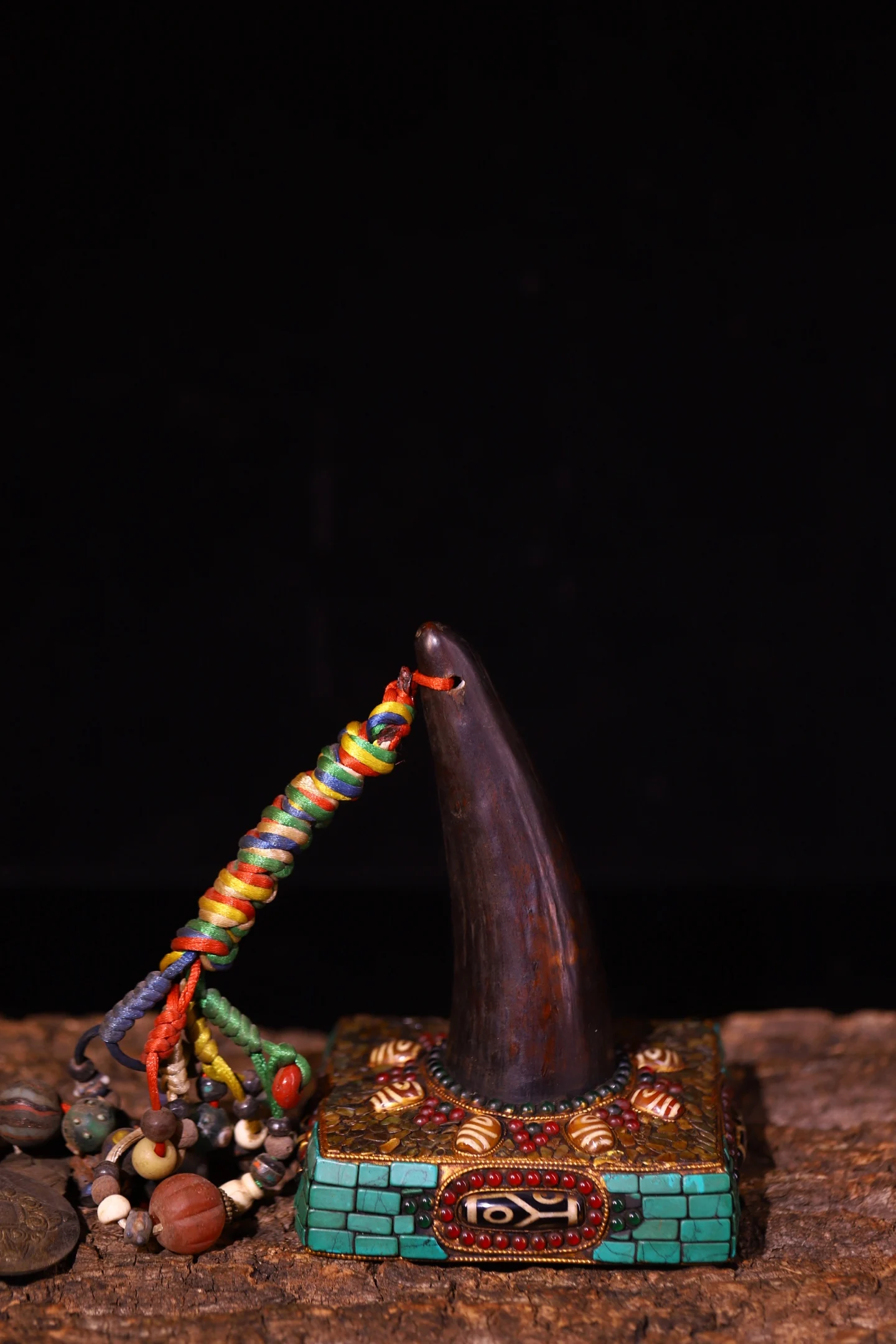 Old Natural Cow Horns Mosaic Gem gZi Beads Turquoise Copper base Buddha's Touch Tool Pendant Amulet Dharam