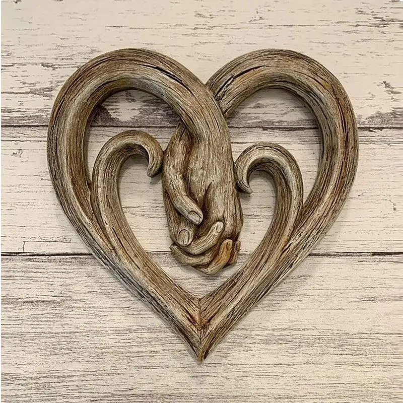 Wooden Heart Holding Hands Wall Decor Sculpture Wall Art Handshake Pendant Craft Statue For Home Offices Wall Decorations