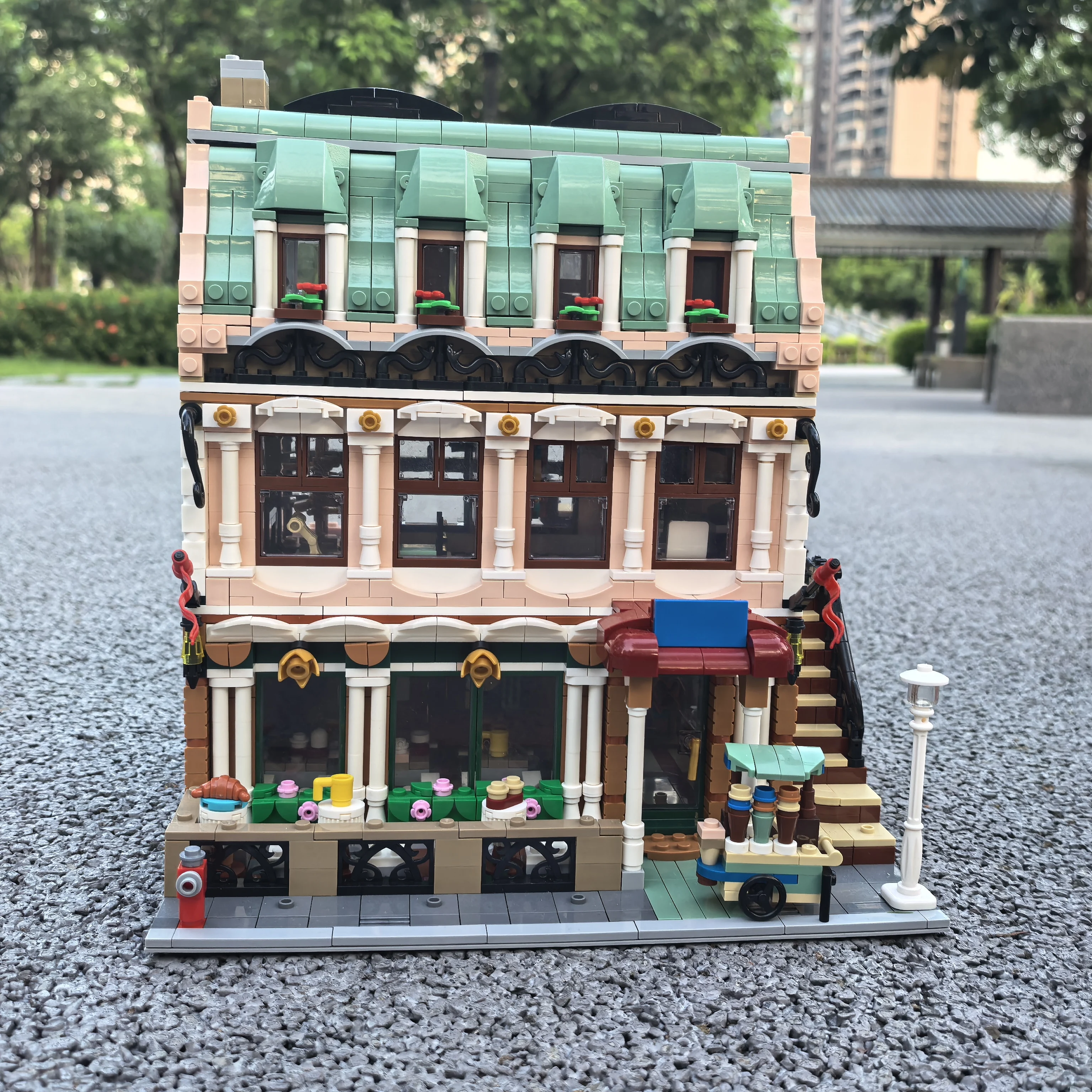 2693 Uds. Experto creativo MOC Boutique Museo de Bellas Artes bloques de construcción ciudad vista a la calle cafetería modelo juguetes de montaje regalo para niños