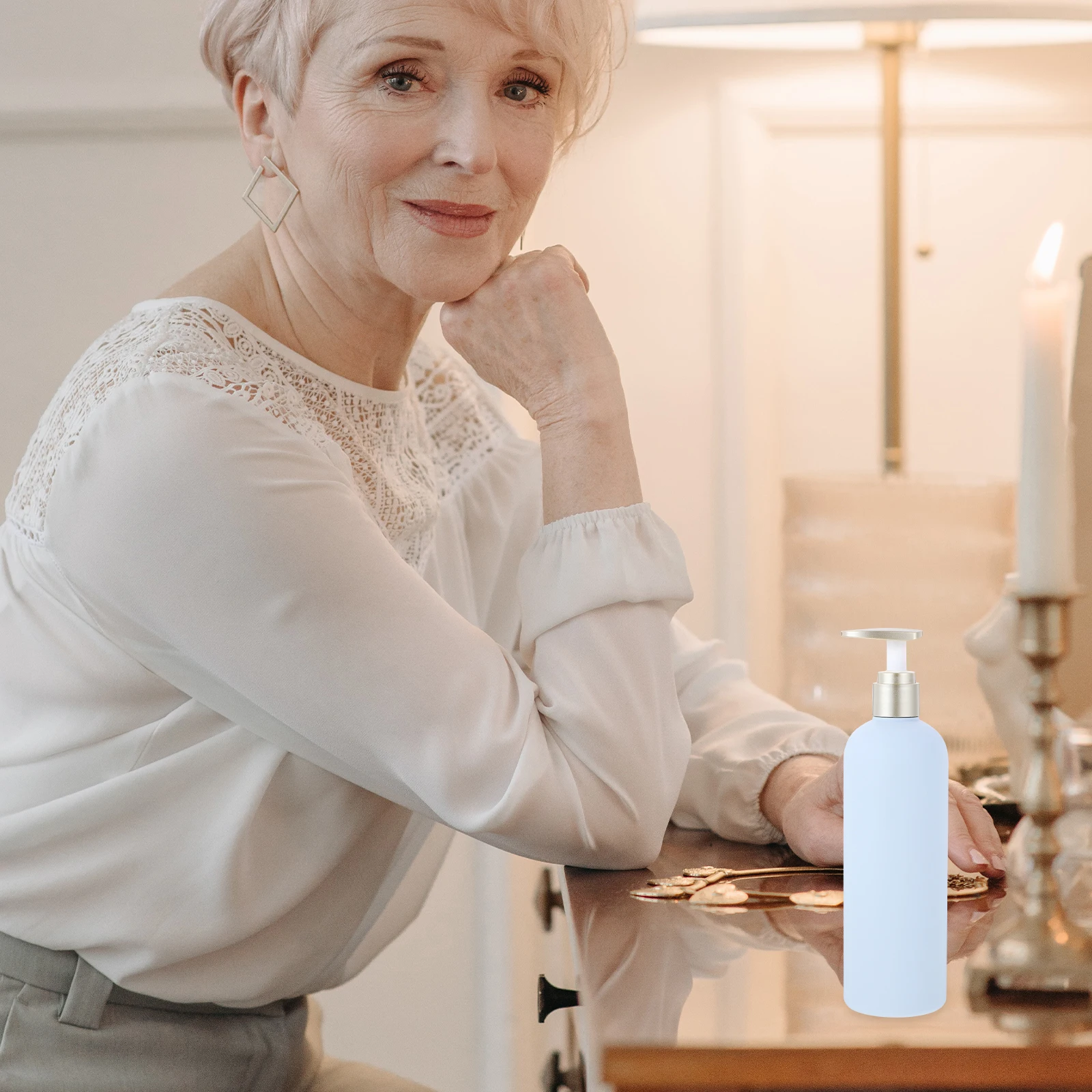 

2Pcs Refillable Pump Bottles Large Capacity Shampoo Lotion Dispenser Bottles for Home Hotel Restaurant Use Press Pump Bottle