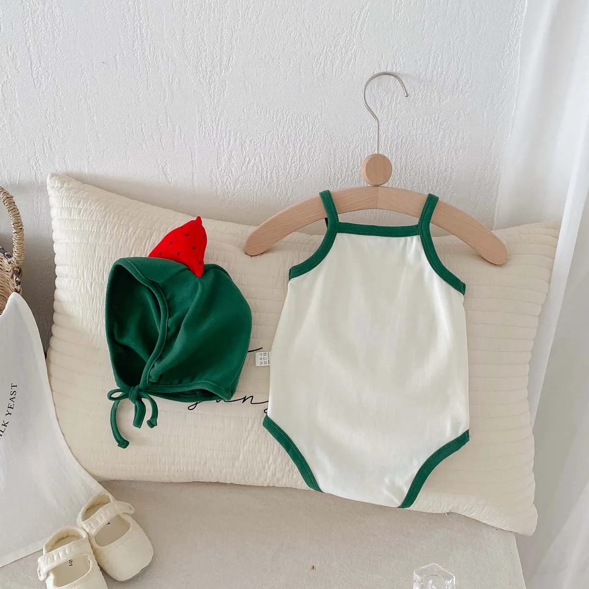 Summer baby cute watermelon style jumpsuit, male and female baby sling thin comfortable jumpsuit hat, suitable for going out