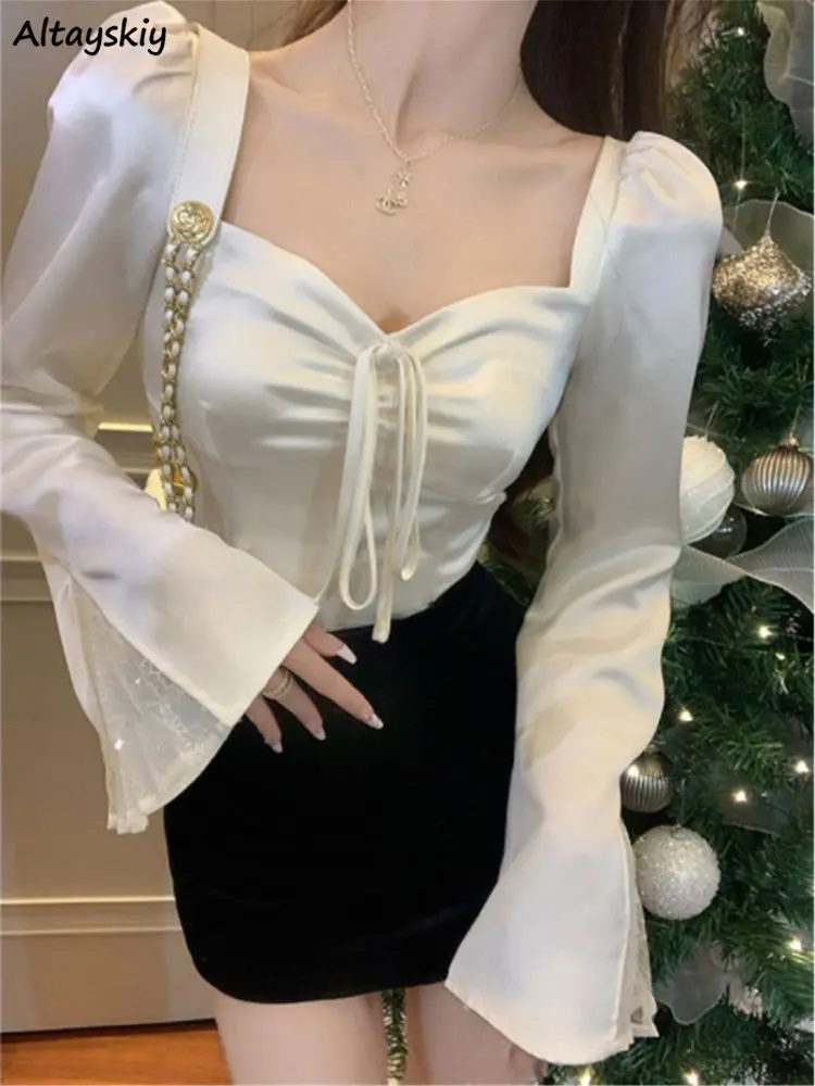 Bluzki Damskie Koronkowe Rozkloszowane Rękawy Eleganckie Kobiety Seksowne Urocze Koreańskie Styl Mody Czyste Smukłe Wiosenne Topy Blusas Ropa Mujer Retro