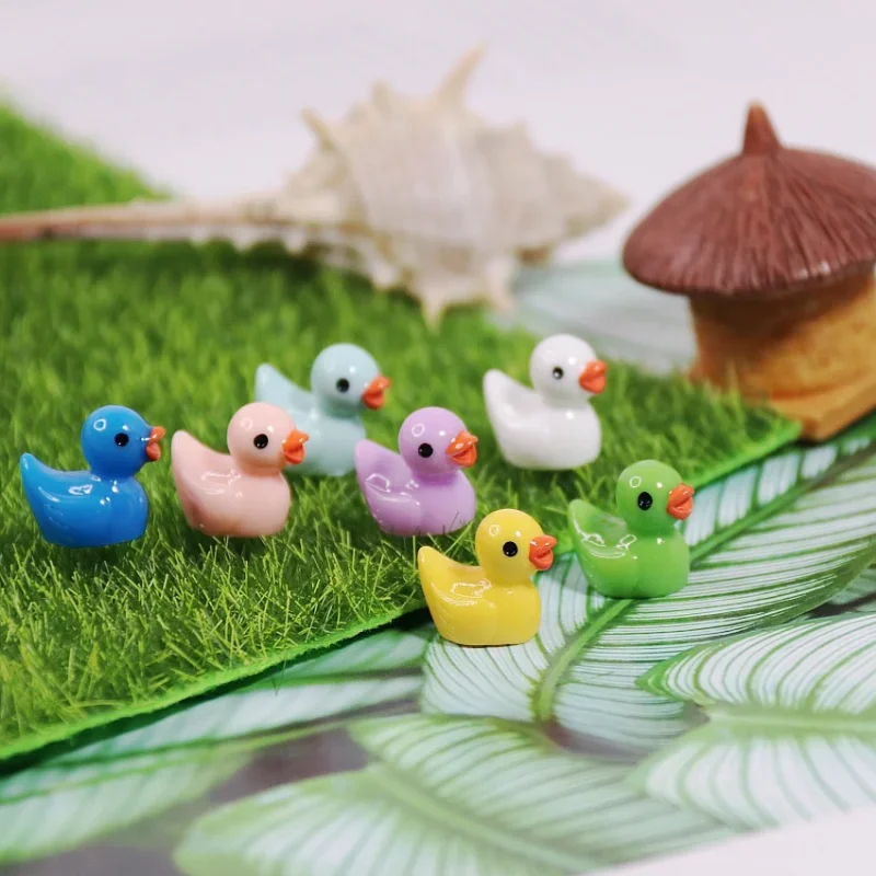 100 pieces Little Yellow Duck Moss Micro Landscape Home Decoration Resin Crafts Creative Decoration