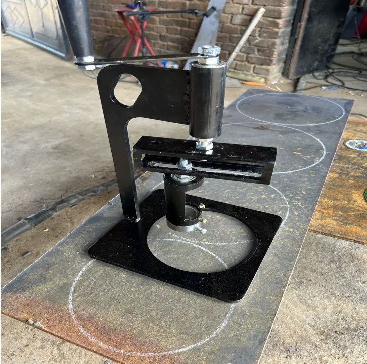 Portable plasma cutting steel plate cutting circle planning circle, outdoor auxiliary workpiece size adjustable circle cutter