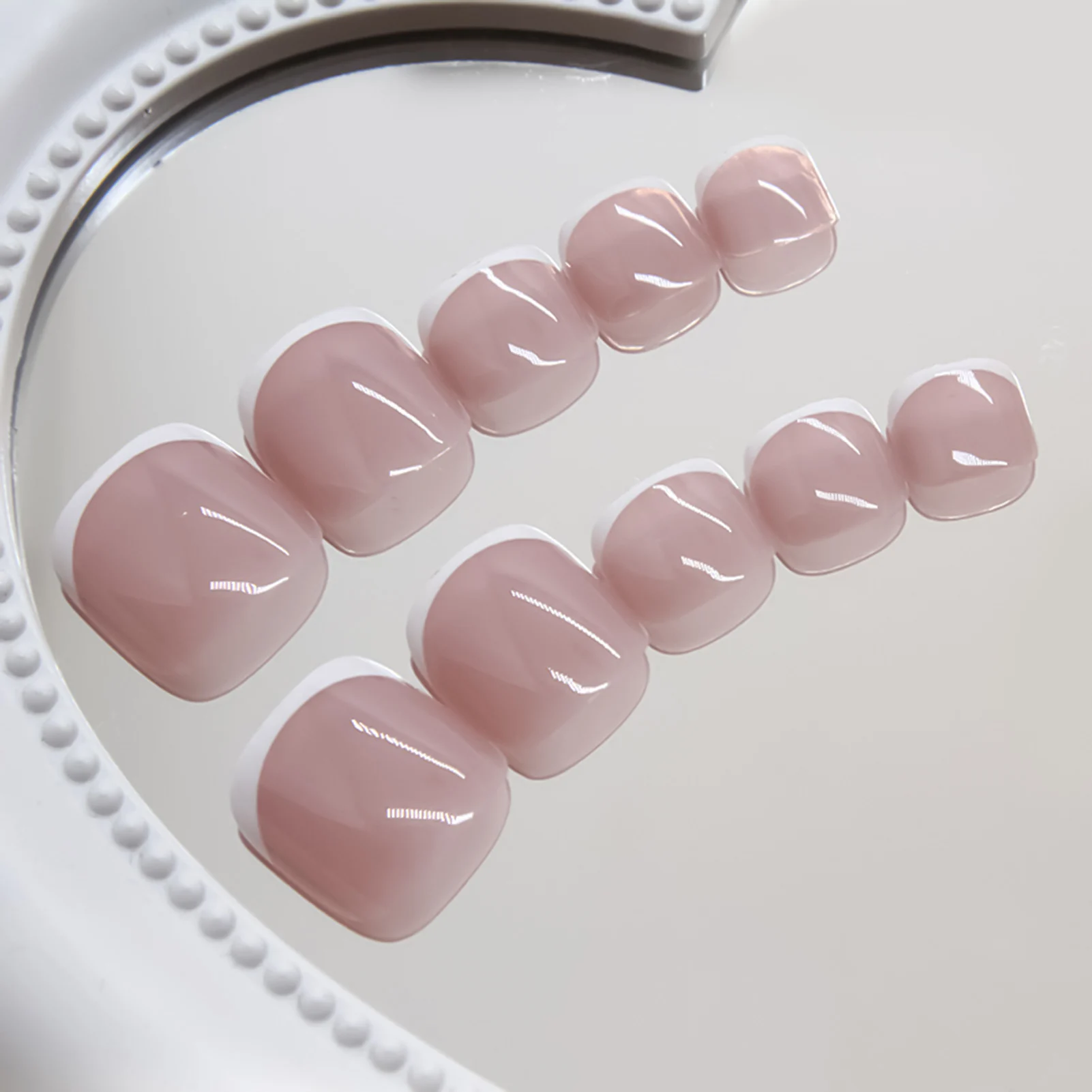 

Charming French Tips Press On Nails 24pcs Gentle Pink Square Fake Toe Nails Wearable Nude False Nails Short Women Manicure Nails