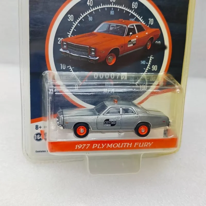 

Модель автомобиля Greenlight 1:64, Plymouth Fury 1977, версия Varnish, из сплава, классика, сувенир для взрослых, статическая модель для демонстрации