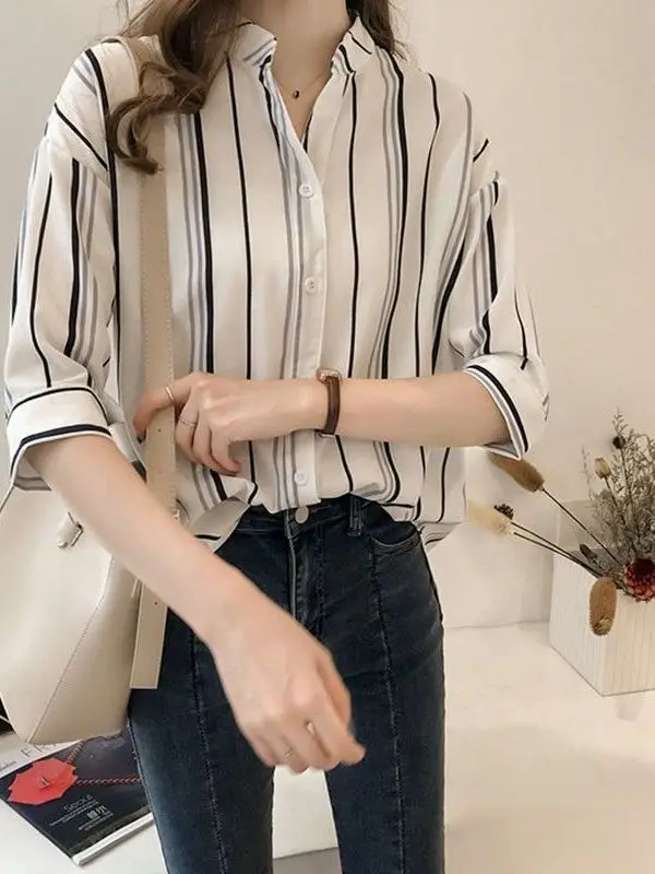 

Shirt Women's Design Feeling Fat Striped Chiffon Short sleeved Summer New Bottom Shirt Flip Collar Large Top Leisure 6MR3