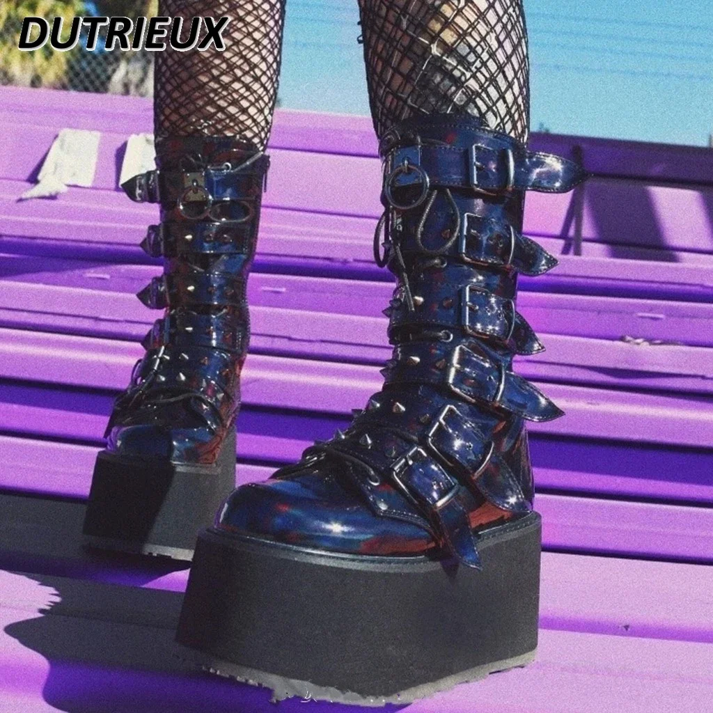 Punk Stile Janpanese Stivale con fondo spesso Sottocultura Y2K Rivetti Zeppa Scarpe da donna Tacchi moda Stivali da cavaliere rock femminili