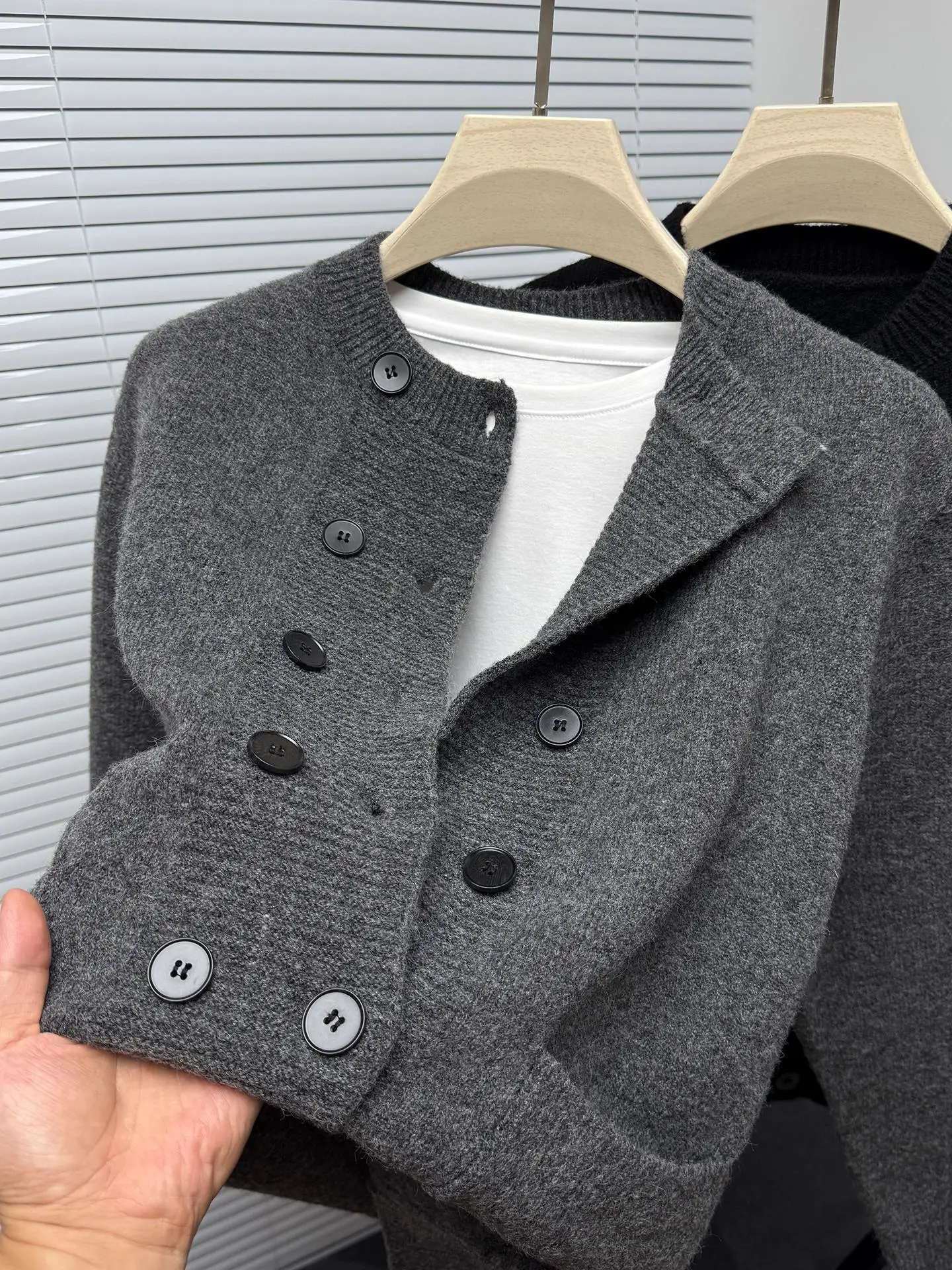 

Свободный крой, мужской вязаный кардиган, свитер, весенне-осенняя повседневная одежда, круглый трикотаж с двойными пуговицами, верхняя одежда, модная