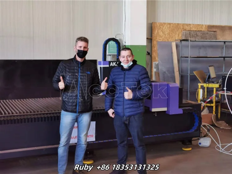 1.5 واط 2kw 3kw 5*10ft CNC معتدل الفولاذ المقاوم للصدأ الحديد الألومنيوم الصفائح المعدنية القاطع التلقائي الألياف آلة القطع بالليزر 1530