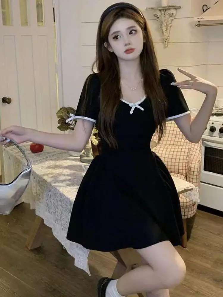 ريترو 2025 المرأة جولة الرقبة عالية الخصر مثير الجوف خارج مطوي ألف خط فساتين الصيف الأسود المرقعة قصيرة الأكمام القوس فستان قصير #3