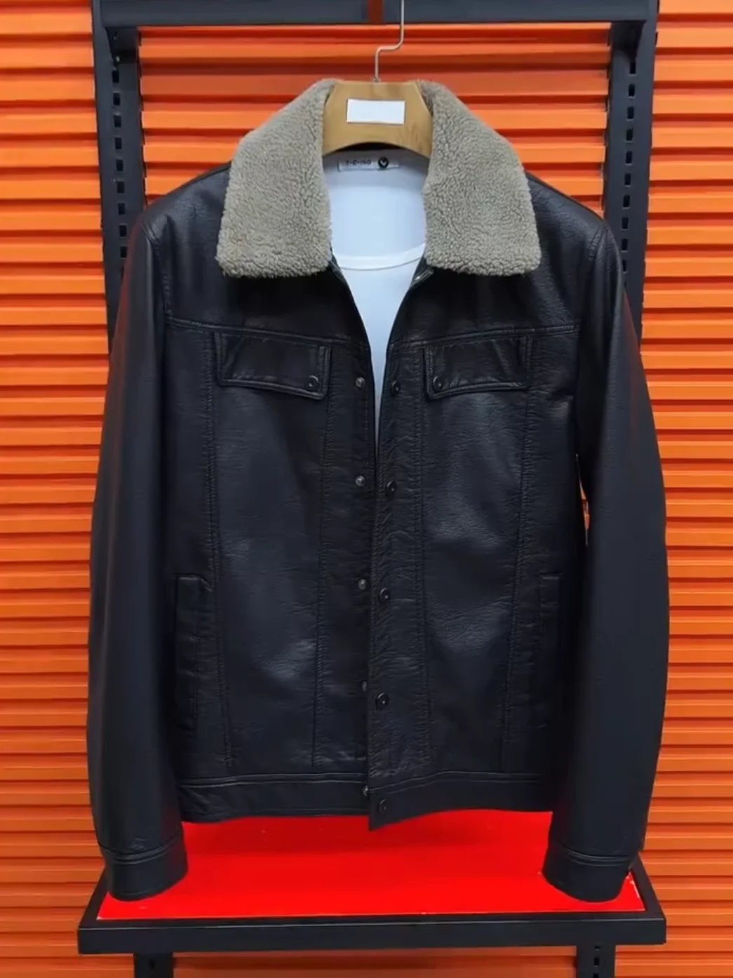 

Мужская куртка из искусственной кожи, осенне-зимняя новинка, с пушистым воротником, теплая, легкая, роскошная, комфортная, универсальная, модная