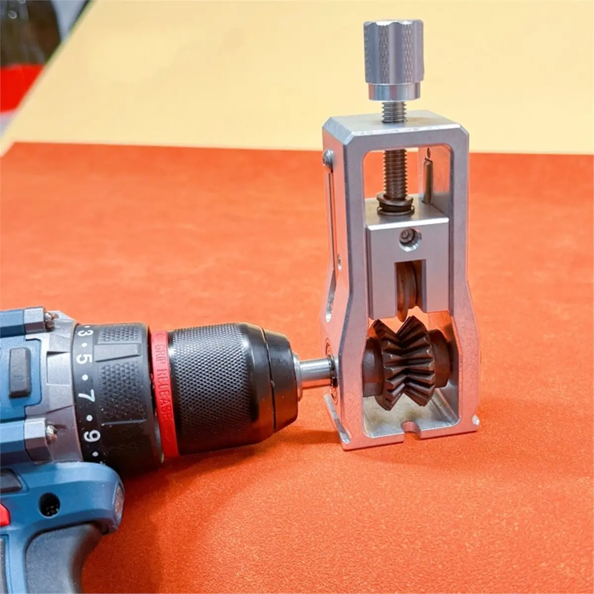 Small Wire Stripping Machine Can Be Connected to Electric Drill Hand Crank Wire Peeling Device