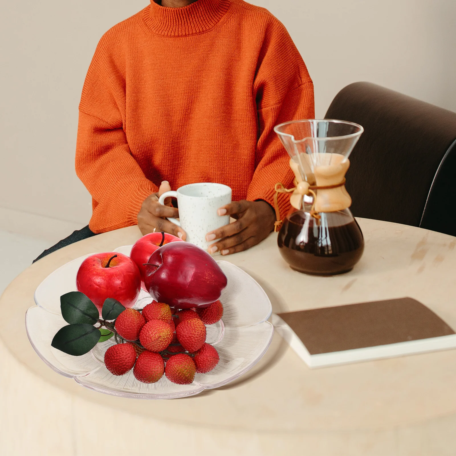 

Transparent Acrylic Fruit Serving Plate Multi Functional Snack Food Storage Tray for Dessert Cake Fruit Household Use