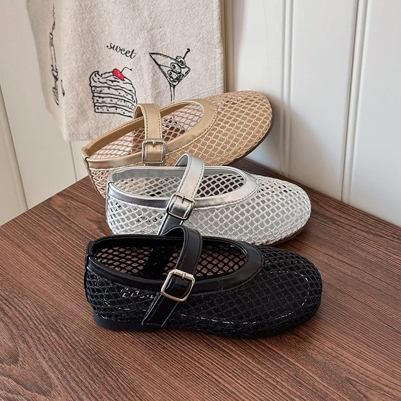 2026 New Children Flat Bottom Sandals Mesh Hollow Out Breathable Girls Shoes Comfortable Soft Soled Round Toe Girls Shoes