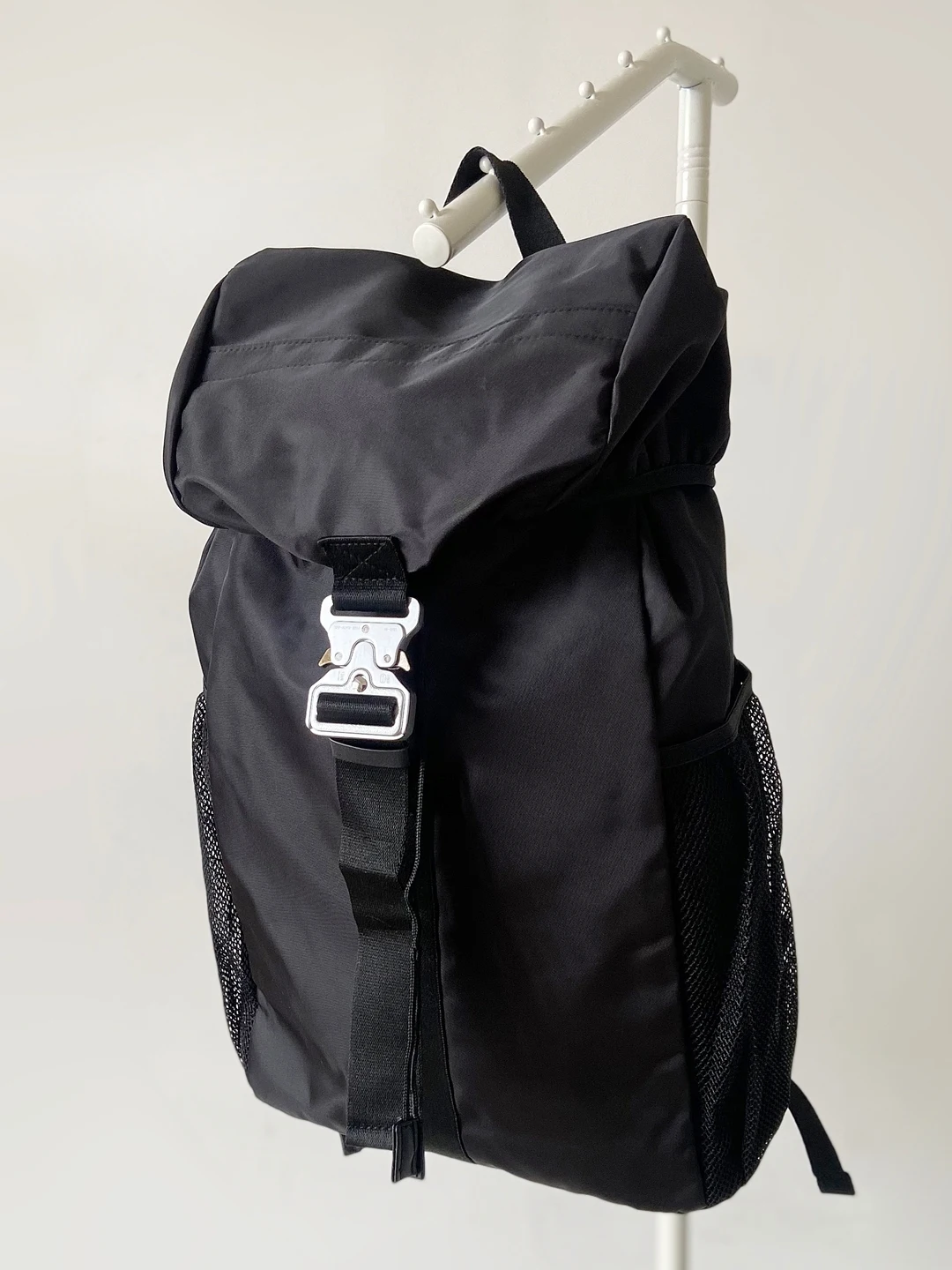 mochila-esportiva-grande-1017-alyx-9sm-com-fecho-de-seguranca-para-homens-e-mulheres-mochila-tatica-de-dupla-alca-para-fitness