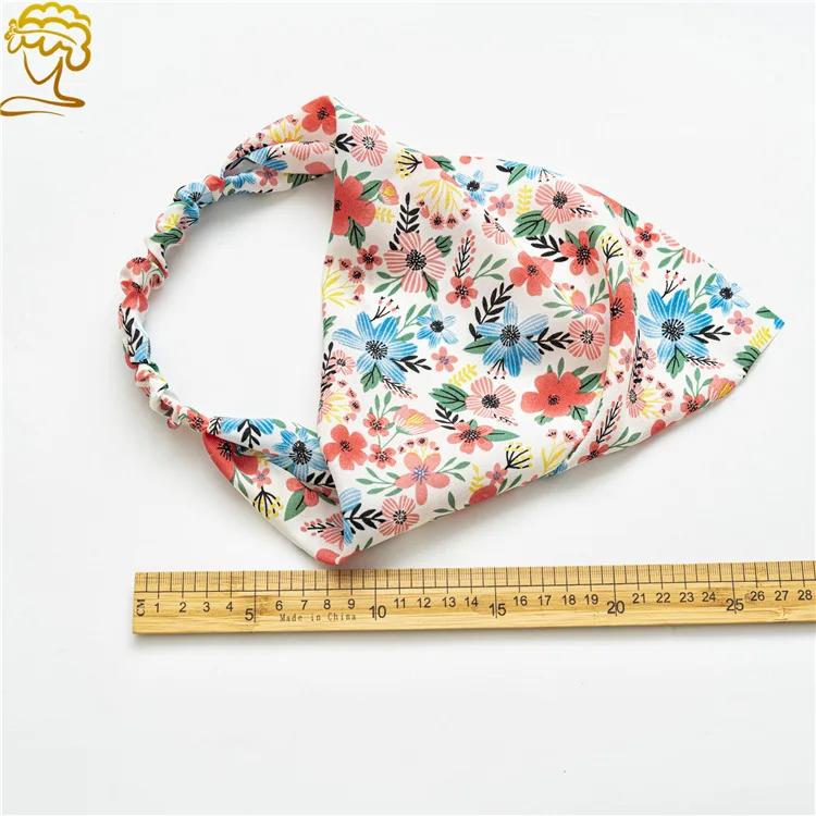 Damen Kleine Blumenmuster Stoff-Bandanas Mädchen Frische Dreieckige Kopftücher Damen Sommer Herbst Haarschals Haaraccessoires Turban – Detail 3