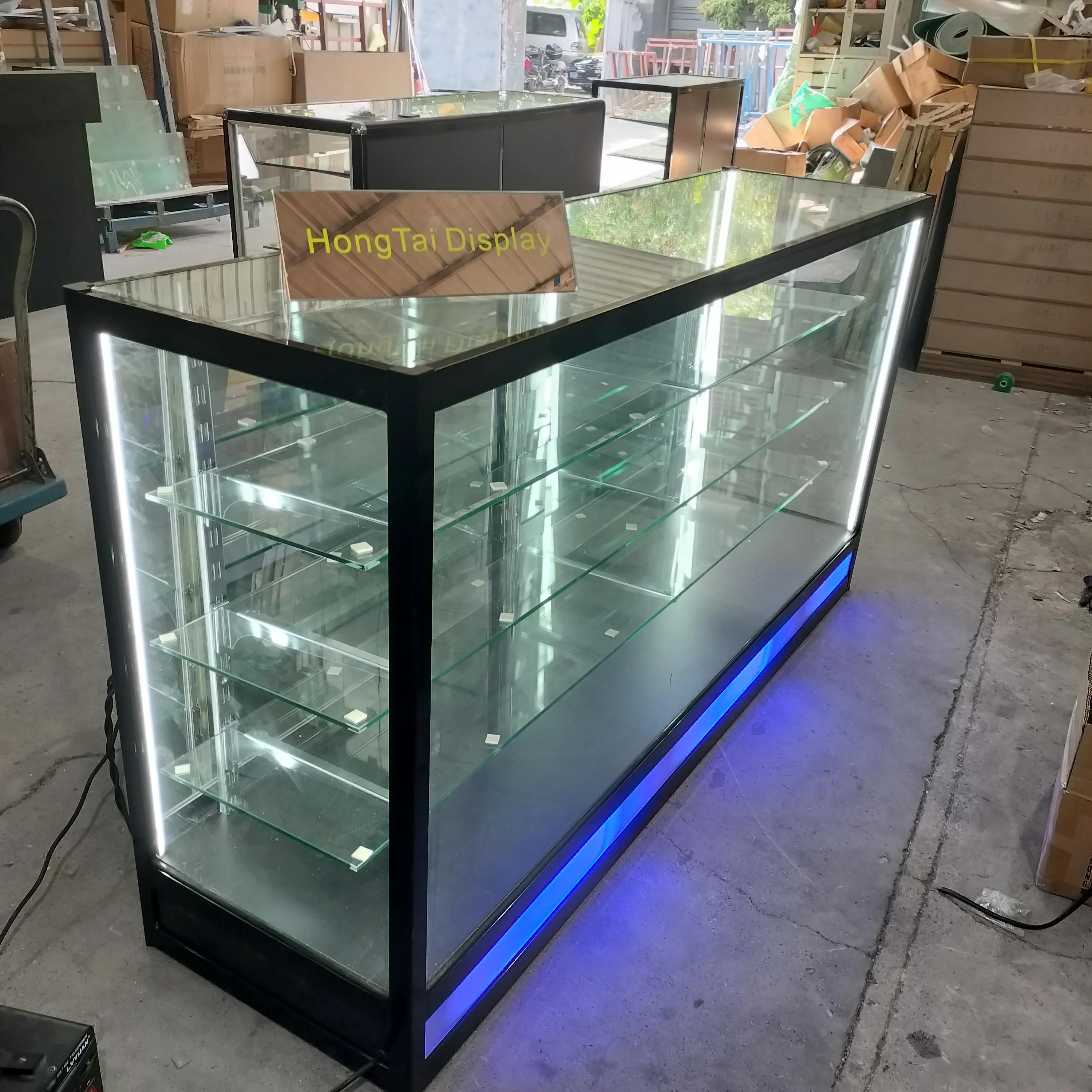 Custom.Full View Display Rack With Lighting Features Popular Styles Adjustable Shelves for Retail Store Display Shop Fitting