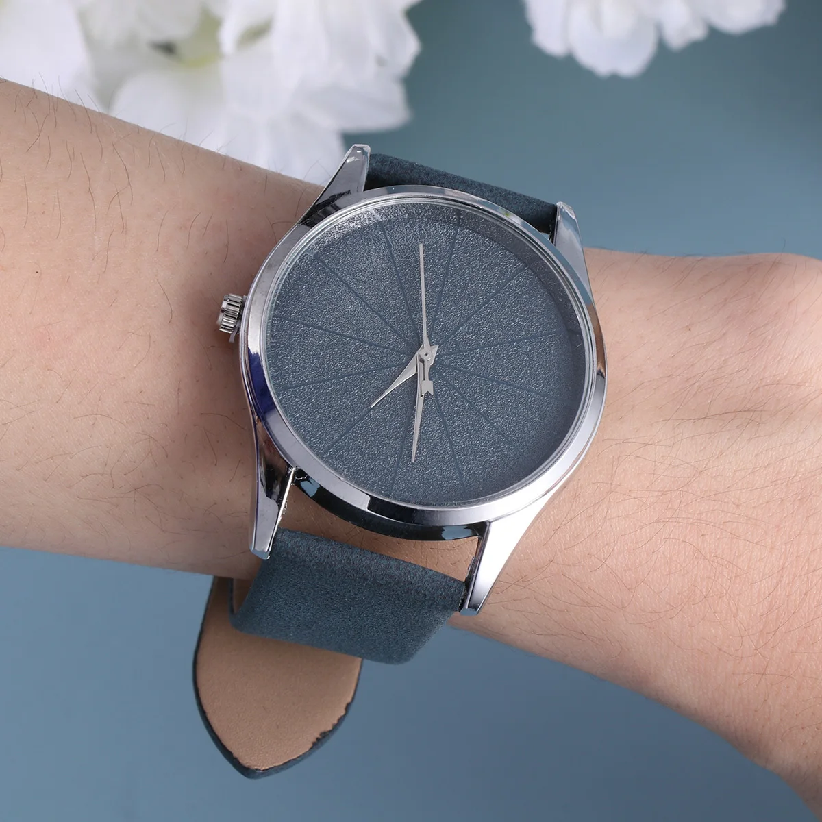 

WOFASHPURET Vintage Women's Quartz Watch Strap Thin Bracelet Wristwatch for Ladies Fashion Accurate Timepiece