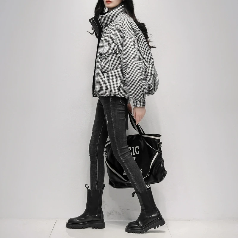

Short Cocoon shaped White duck down Plaid Down Jacket For women Winter New Korean version Thicken Fashion Stand collar Down Coat