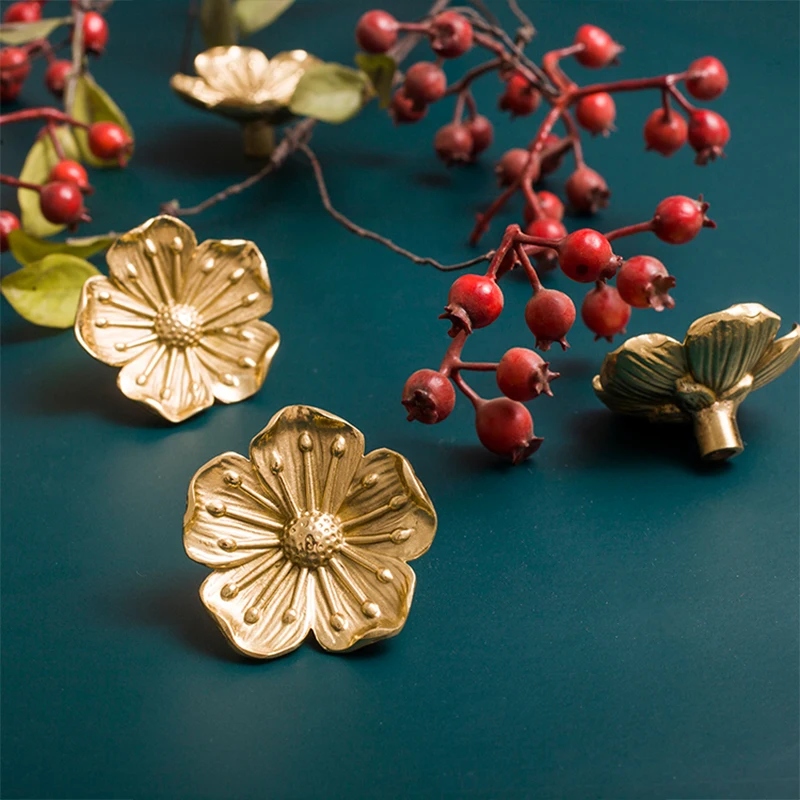 1PC  Knob Cabinets Plum Blossom Furniture Handles Cabinet Pulls Brass Cabinet Knobs For Furniture Flower Hardware Golden