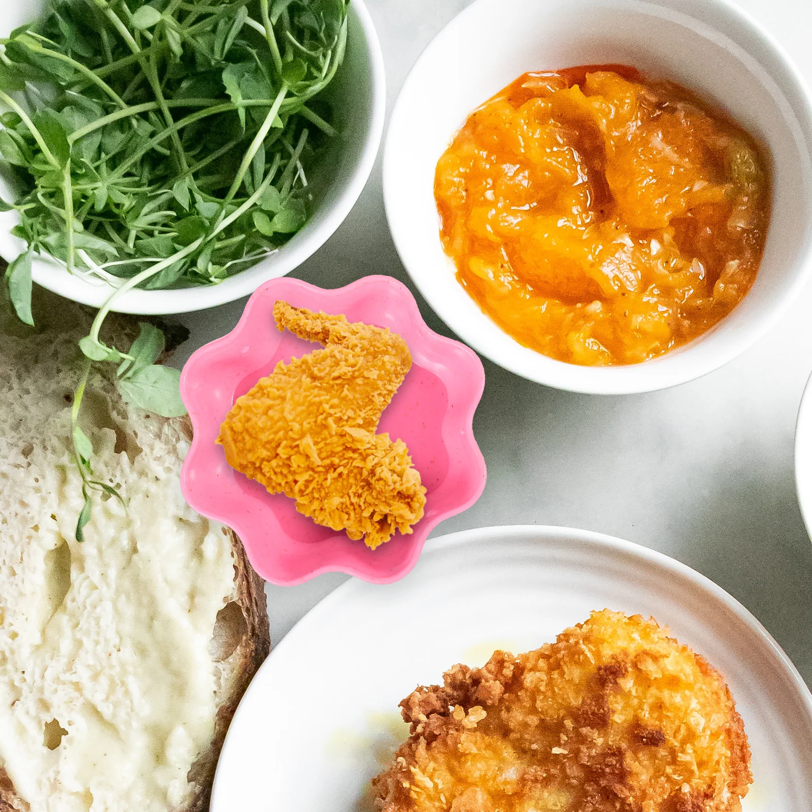 

4Pcs Flower Shaped Condiment Dishes Creative Decorative Serving Platters for Pickles Snacks Home Gatherings Parties Picnics